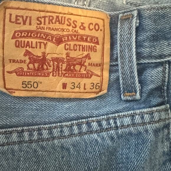 Levi’s 550 Relaxed Fit Jeans 34x36 Light Stonewash Straight Leg Non Stretch - Picture 4 of 9